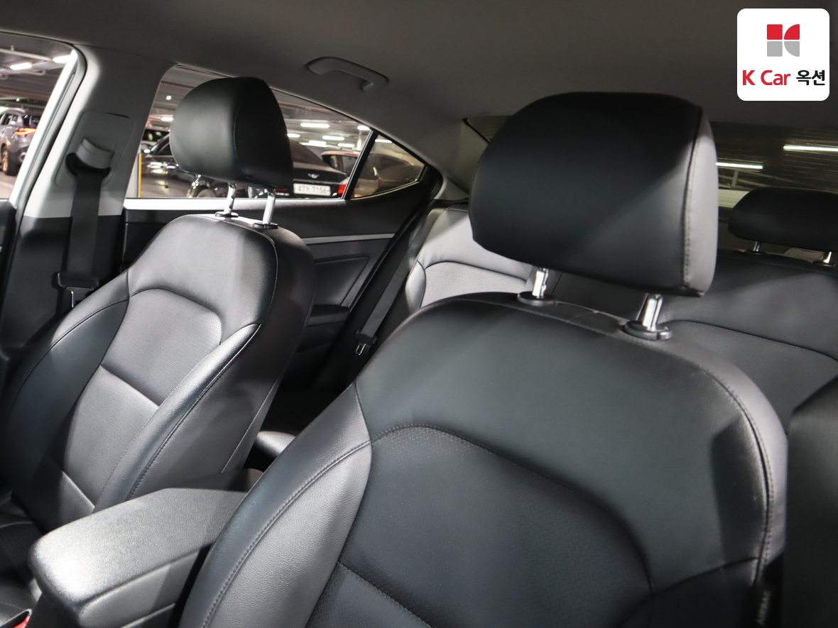 Hyundai Elantra 2018 - Image 19