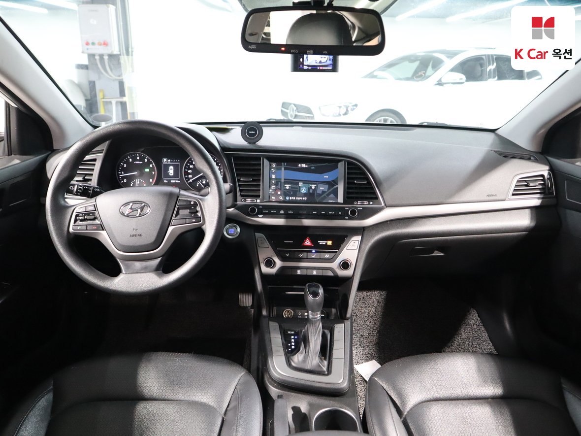 Hyundai Elantra 2018 - Image 3