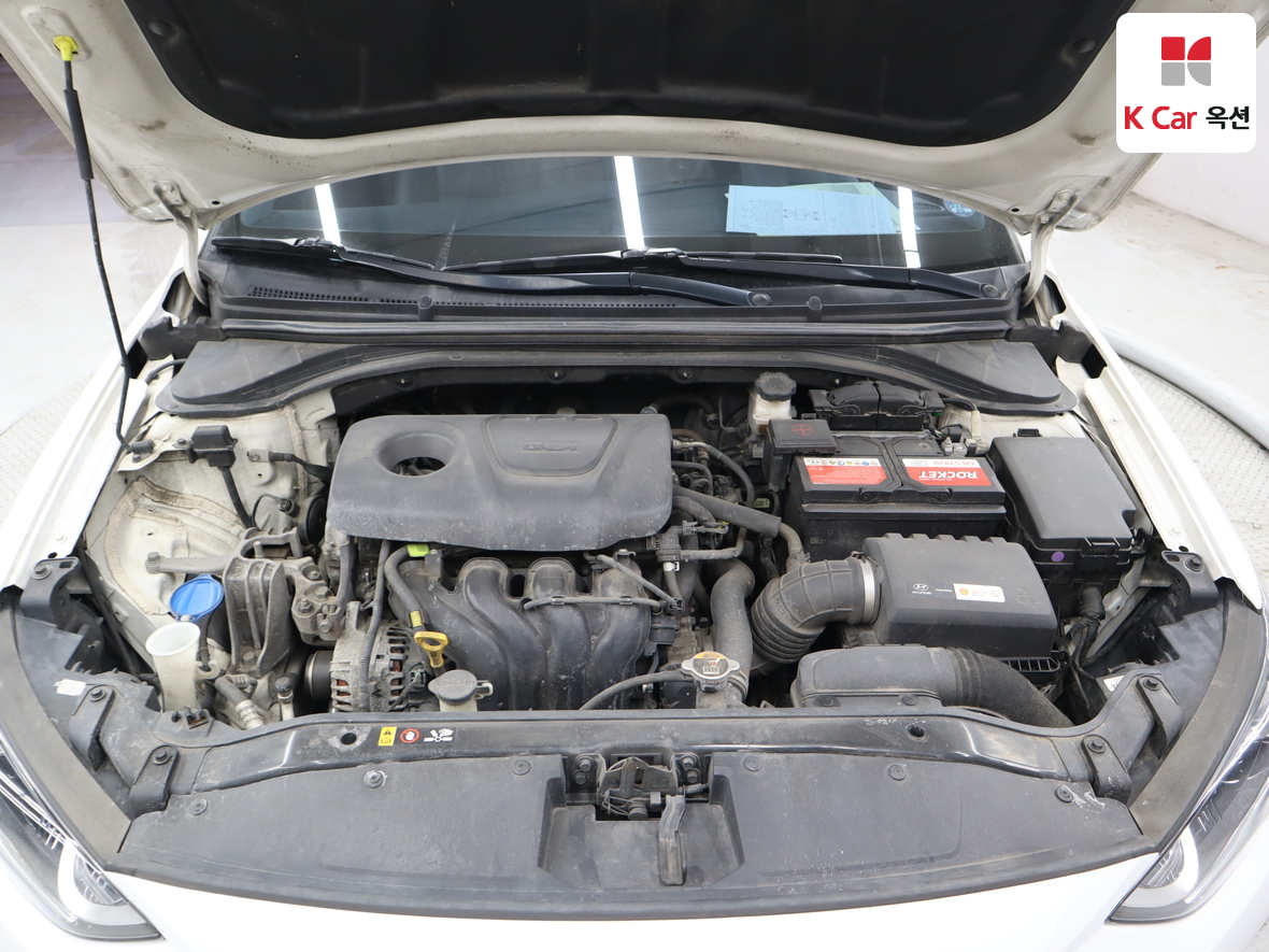 Hyundai Elantra 2018 - Image 31