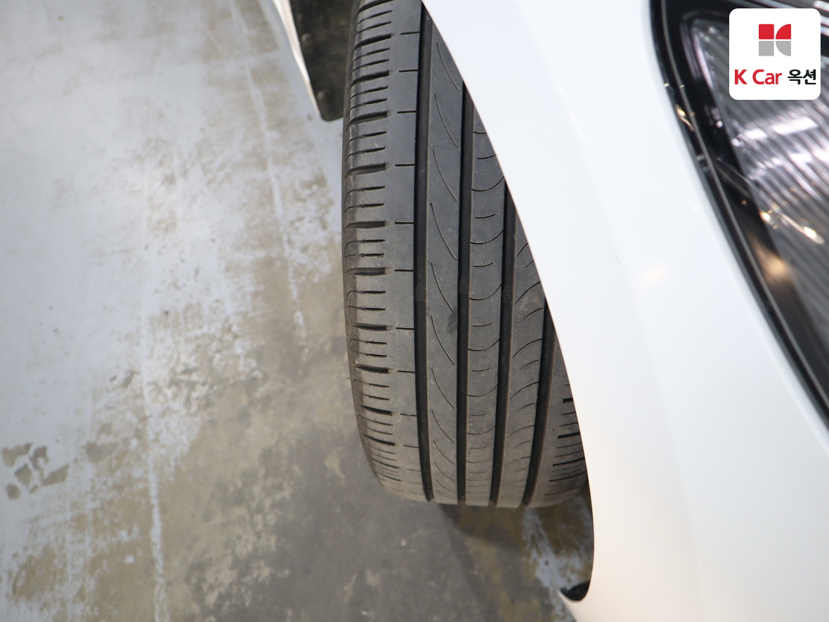 Hyundai Elantra 2018 - Image 30