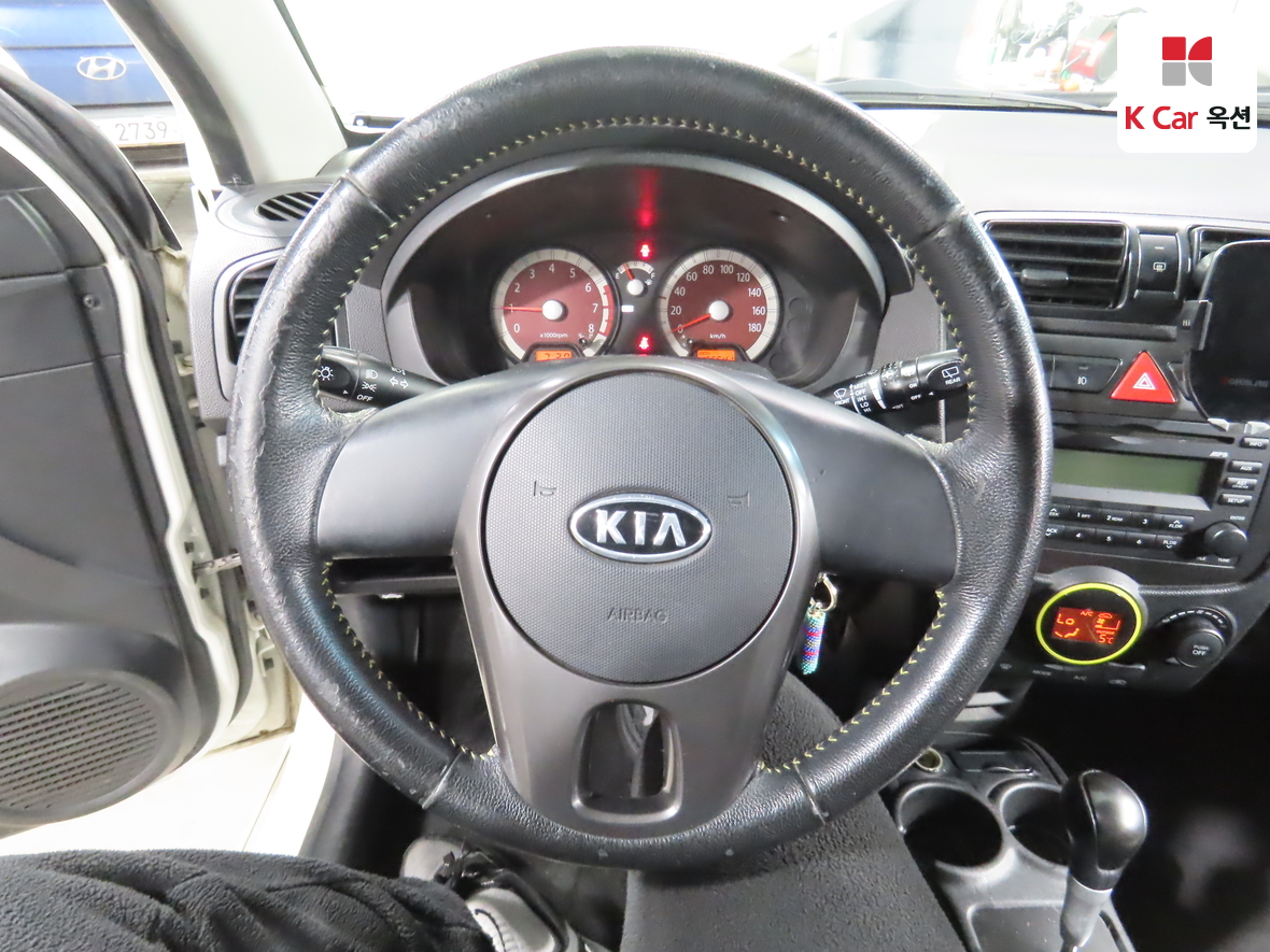 Kia Morning 2011 - Image 10