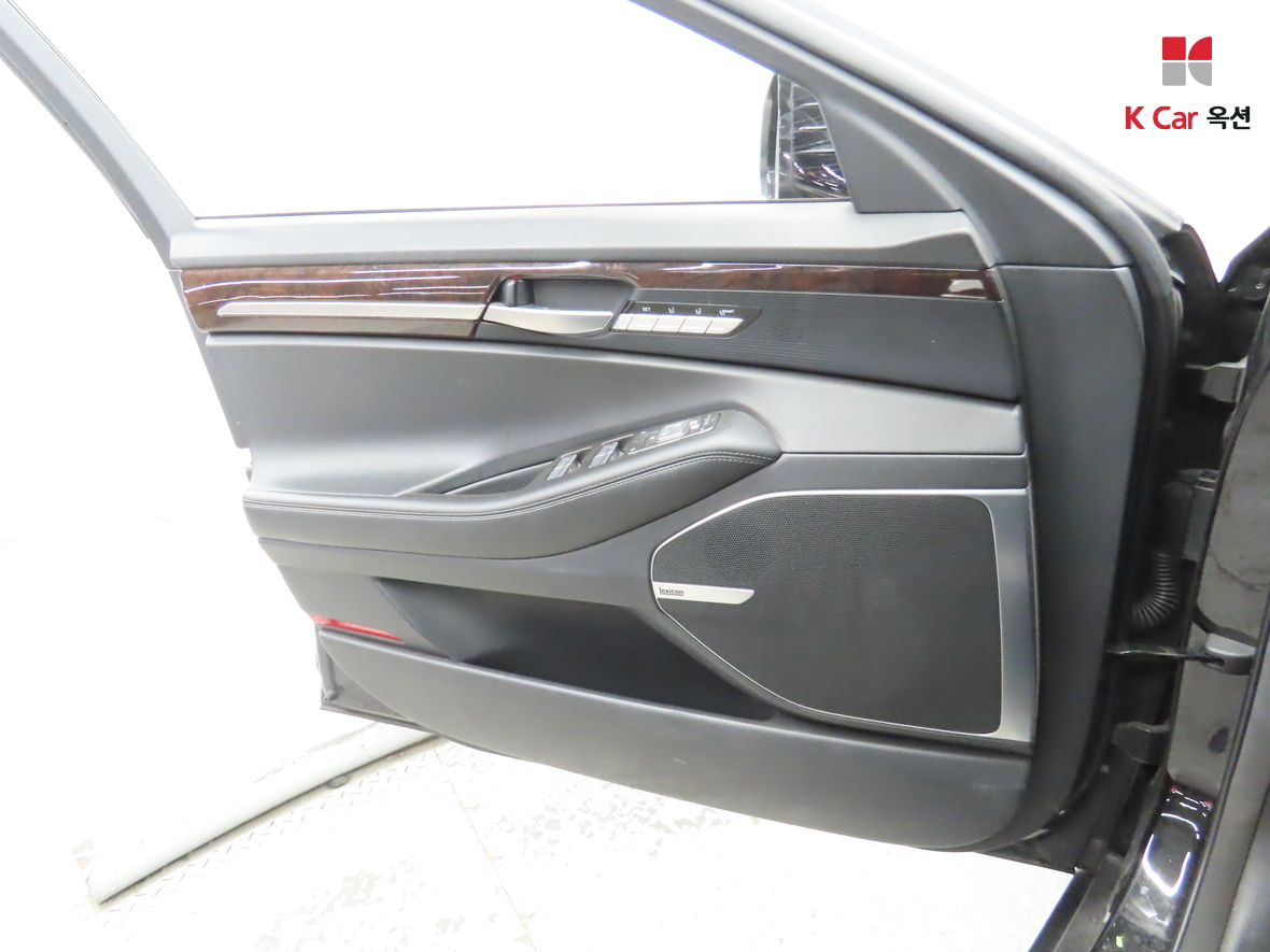 هيونداي جينيسيس EQ900 2016 - صورة 8