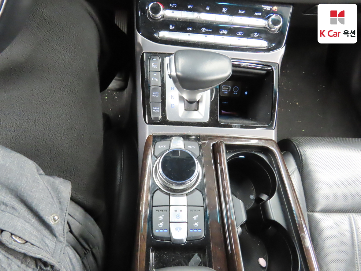 هيونداي جينيسيس EQ900 2016 - صورة 16