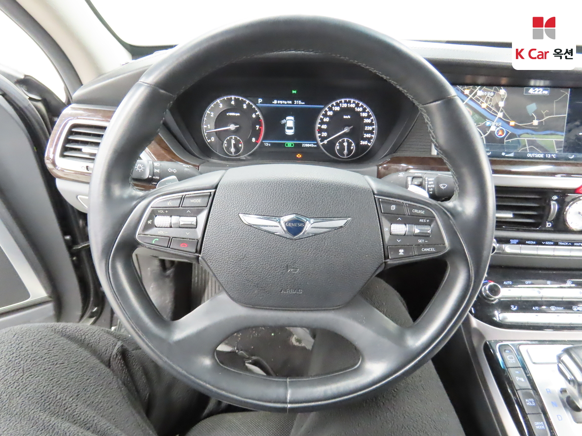 هيونداي جينيسيس EQ900 2016 - صورة 10