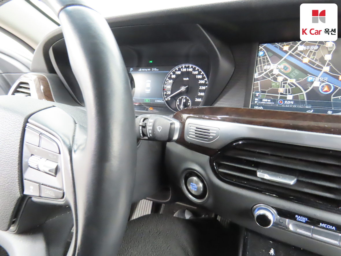 هيونداي جينيسيس EQ900 2016 - صورة 11