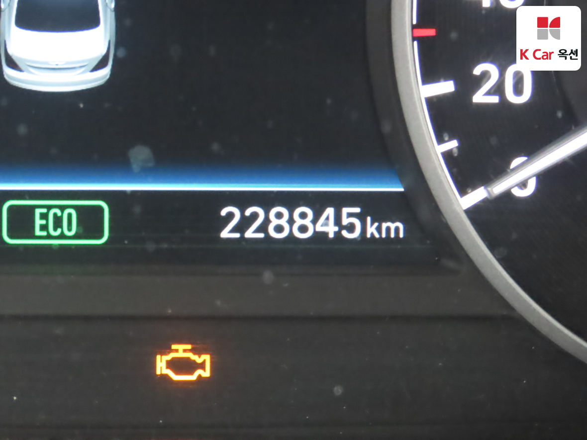 هيونداي جينيسيس EQ900 2016 - صورة 4