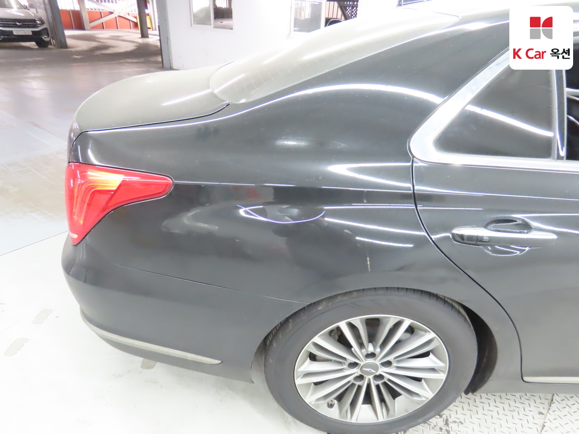 هيونداي جينيسيس EQ900 2016 - صورة 42