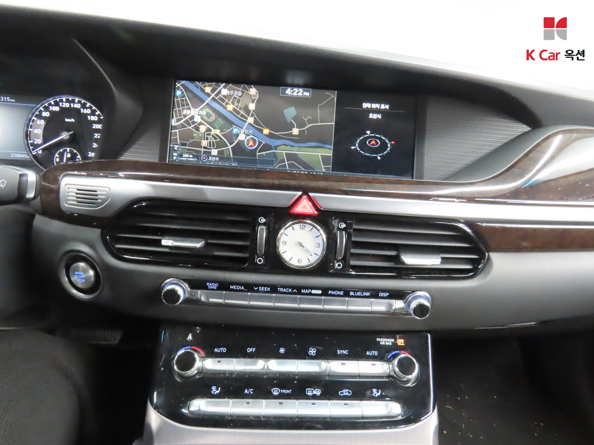 هيونداي جينيسيس EQ900 2016 - صورة 6