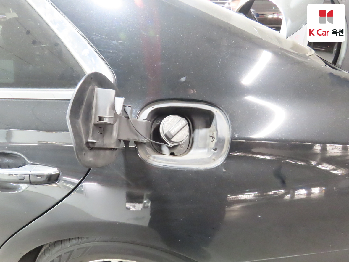 هيونداي جينيسيس EQ900 2016 - صورة 26