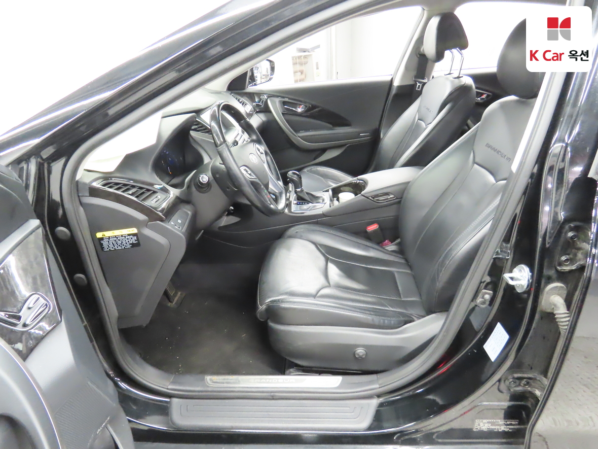 Hyundai AZERA 2016 - Image 19