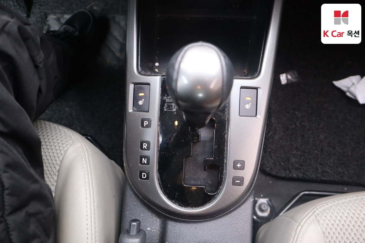 كيا فورتي 2010 - صورة 15