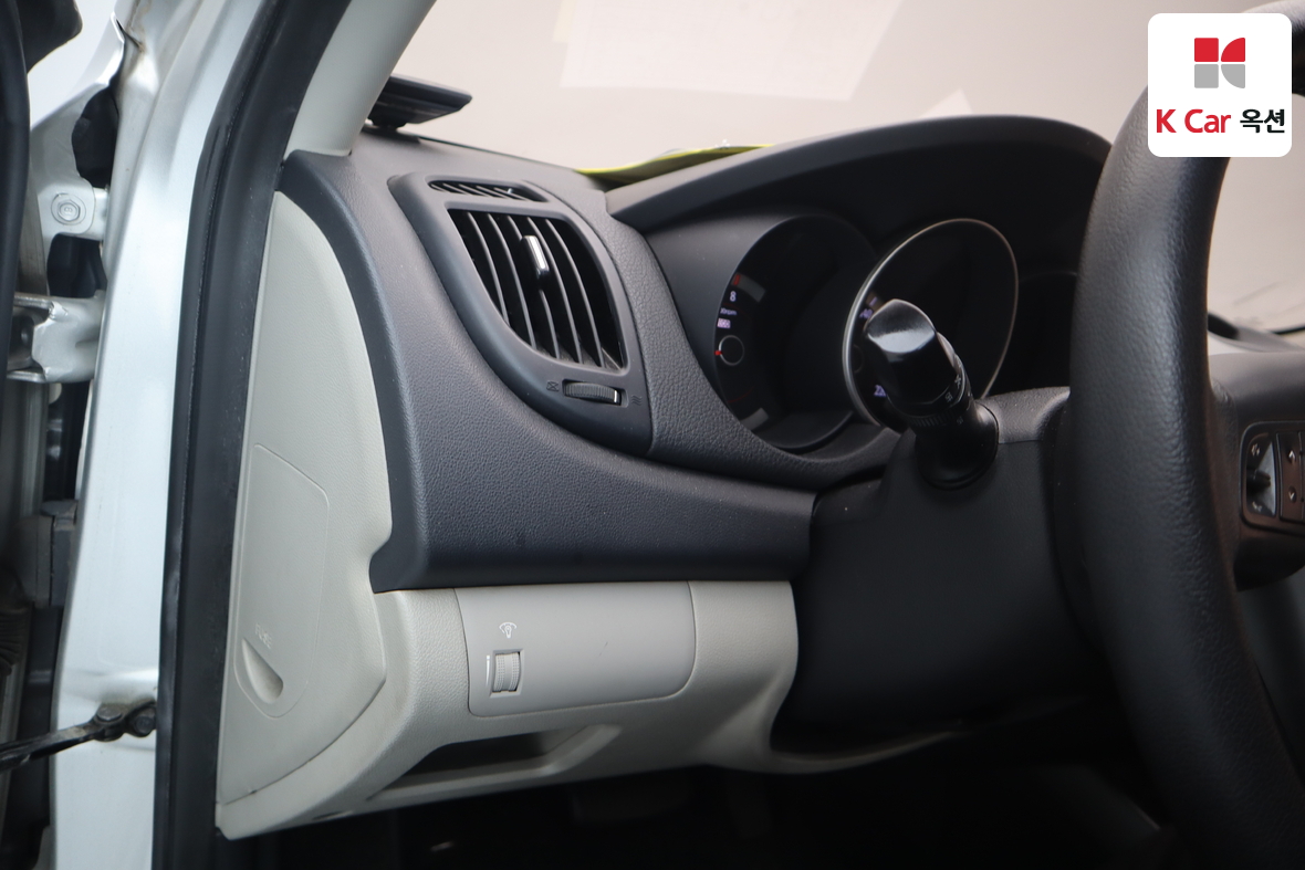 كيا فورتي 2010 - صورة 9