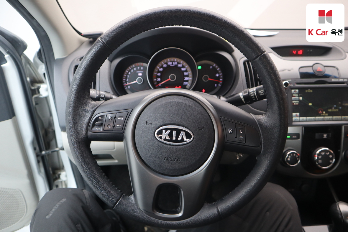 كيا فورتي 2010 - صورة 10