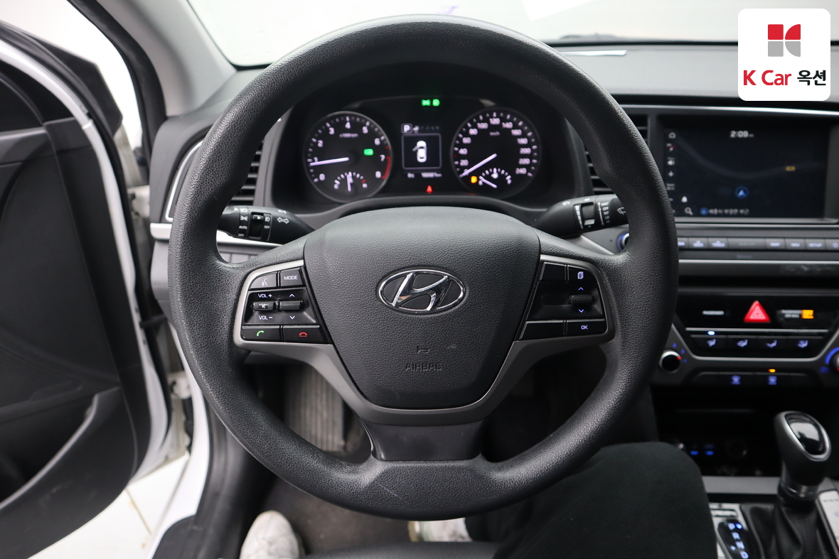 Hyundai Elantra 2018 - Image 10