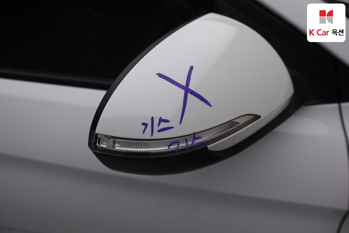 Hyundai Elantra 2018 - Image 39