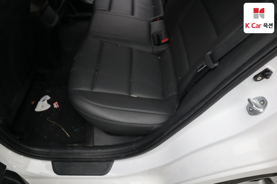 Hyundai Elantra 2018 - Image 21