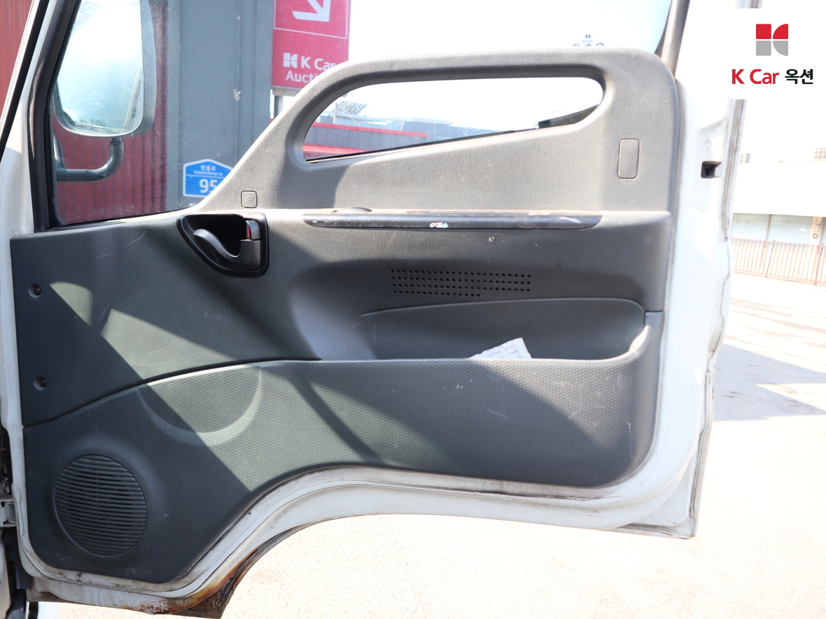 Hyundai Mighty 2010 - Image 21