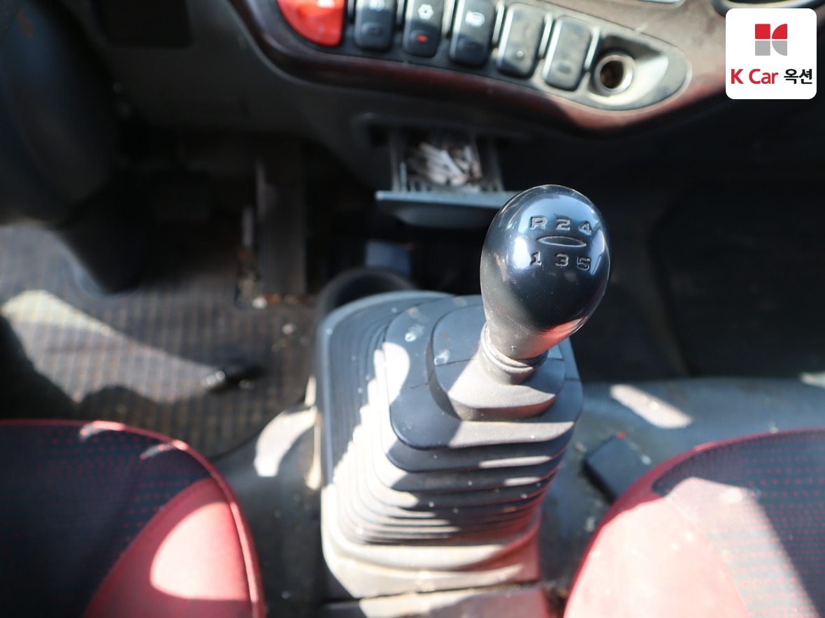 Hyundai Mighty 2010 - Image 16