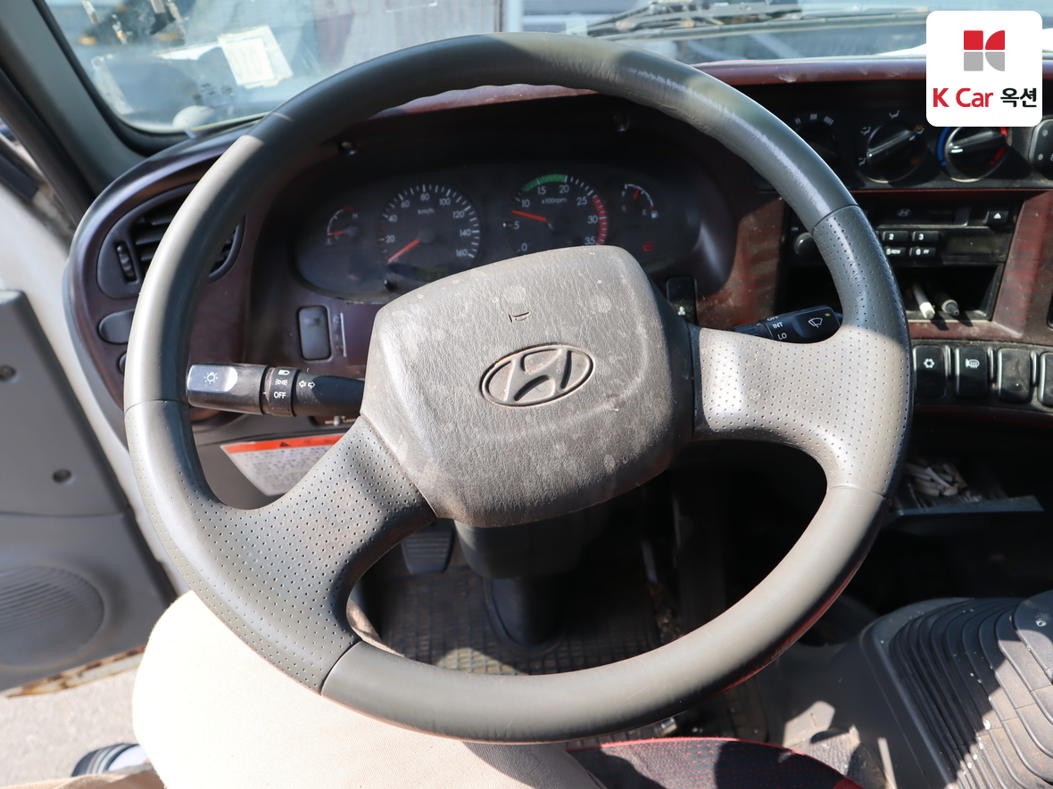 Hyundai Mighty 2010 - Image 10