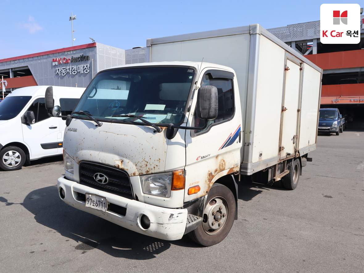 Hyundai Mighty 2010 - Image 1