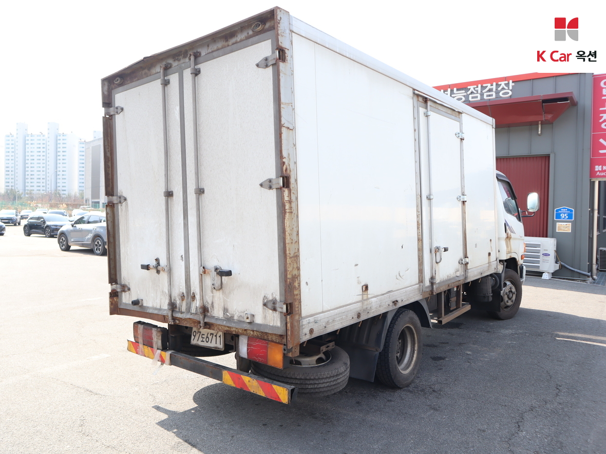 Hyundai Mighty 2010 - Image 2