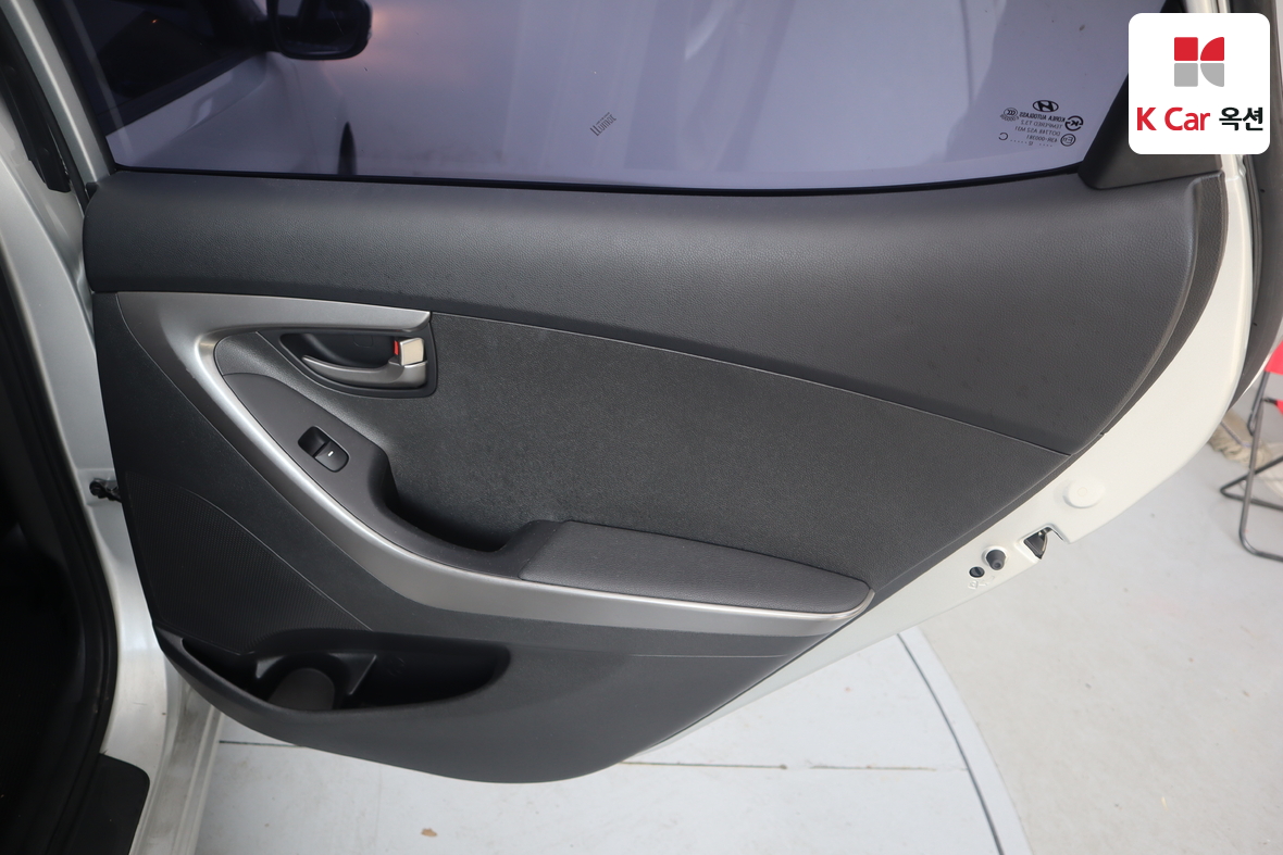 Hyundai Elantra 2012 - Image 25