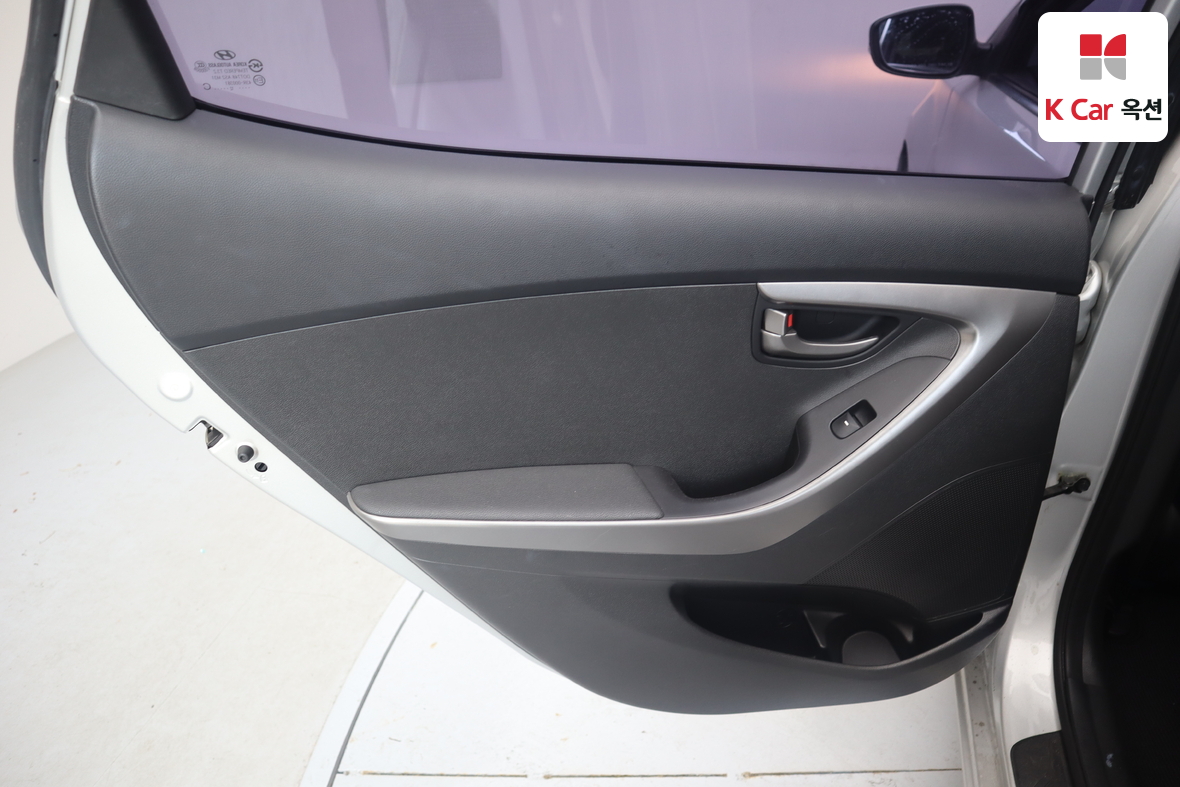 Hyundai Elantra 2012 - Image 21