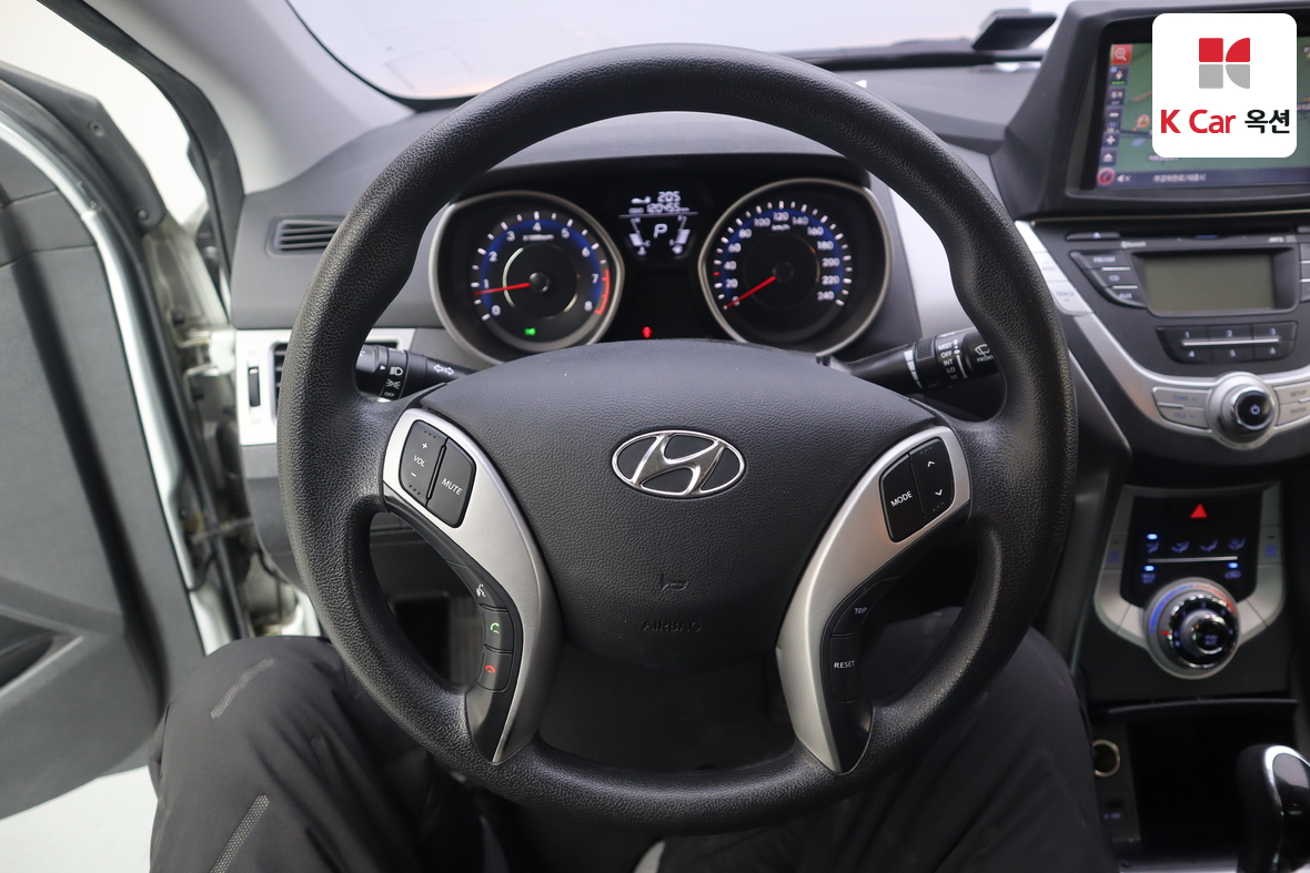 Hyundai Elantra 2012 - Image 10