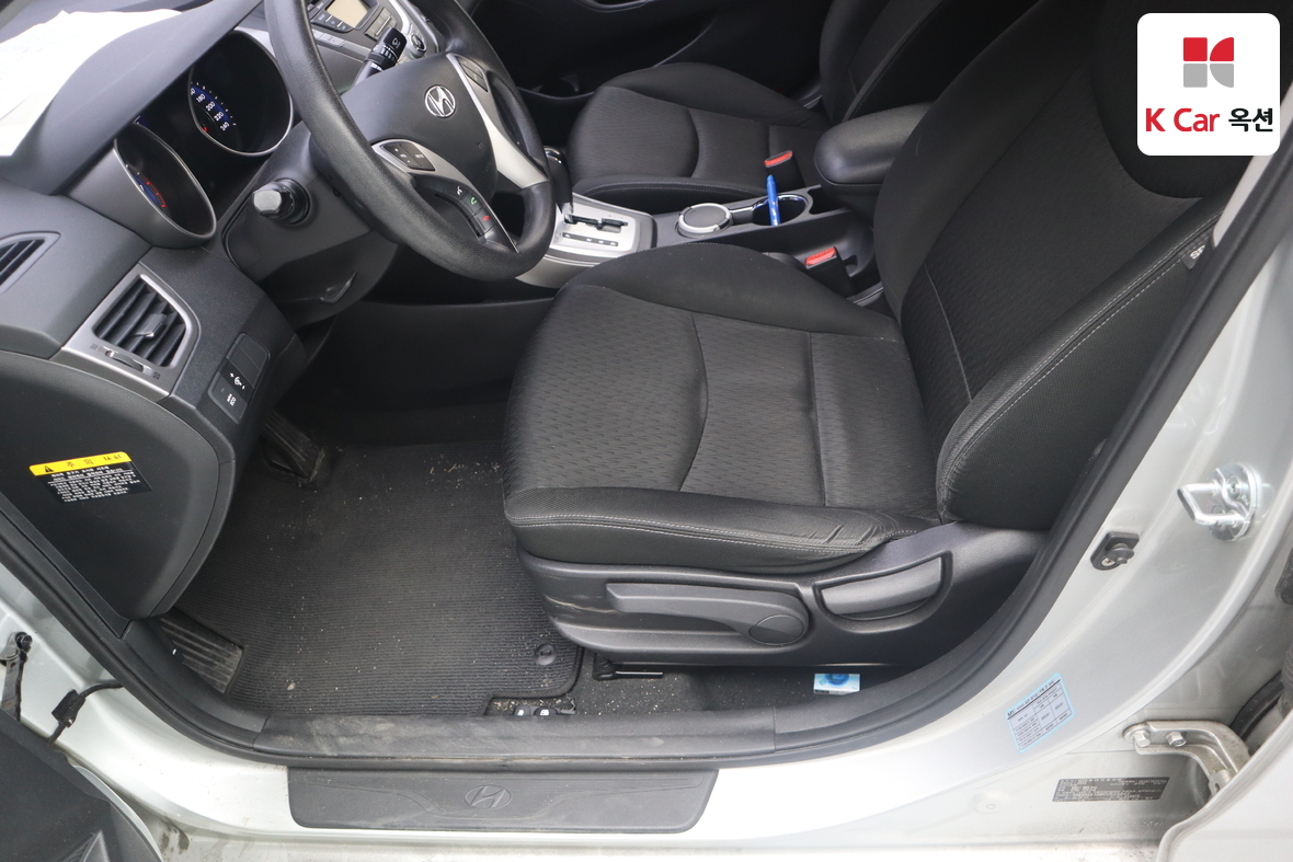 Hyundai Elantra 2012 - Image 19