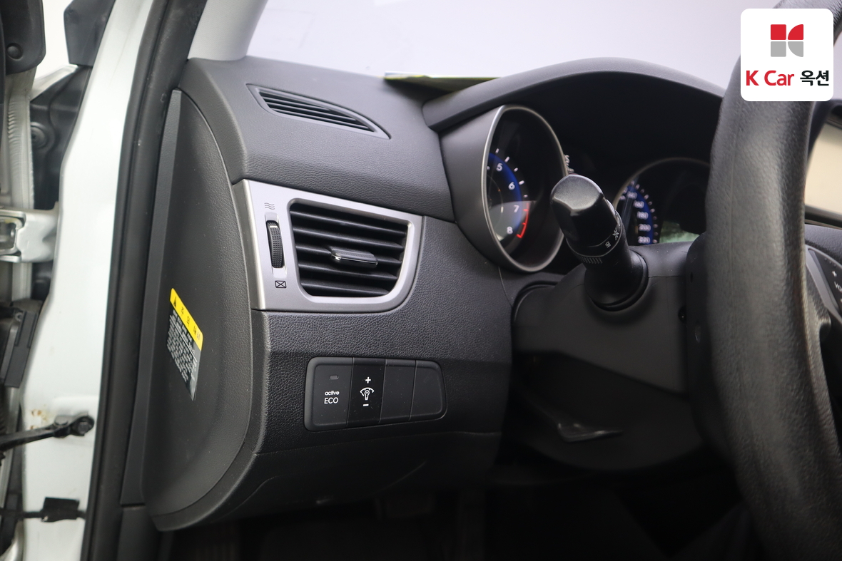 Hyundai Elantra 2012 - Image 9