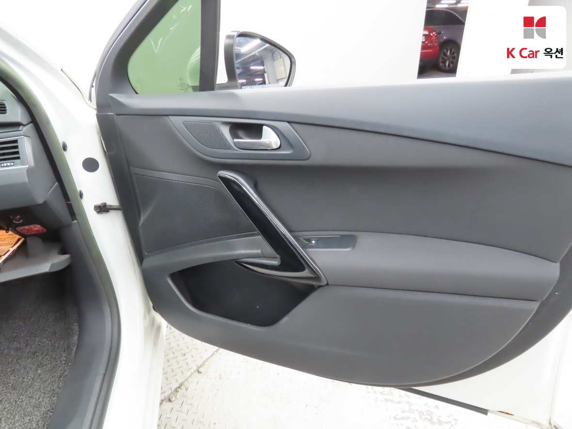 بيجو بيجو 2013 - صورة 30