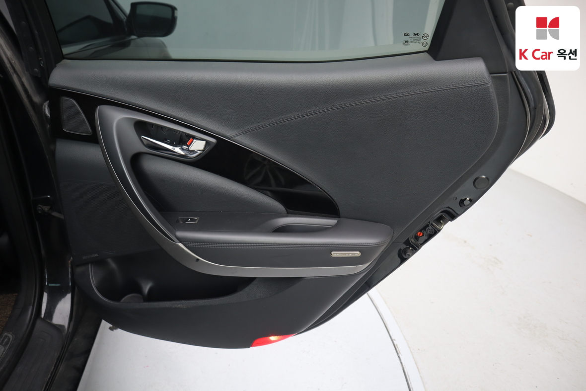 هيونداي أزيرا 2012 - صورة 25