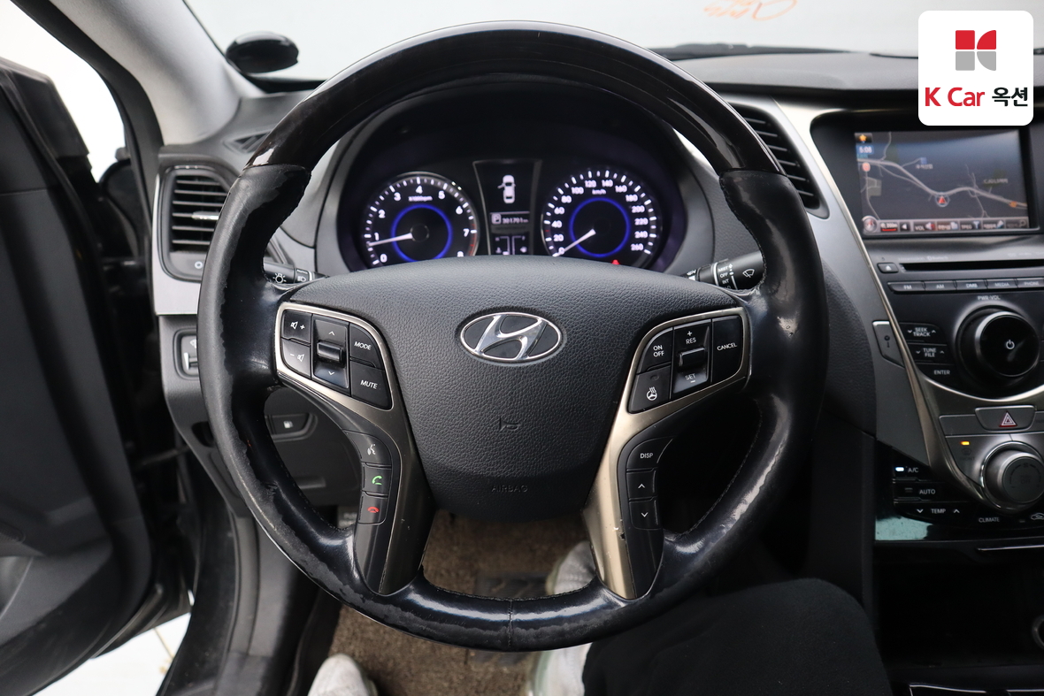 هيونداي أزيرا 2012 - صورة 10