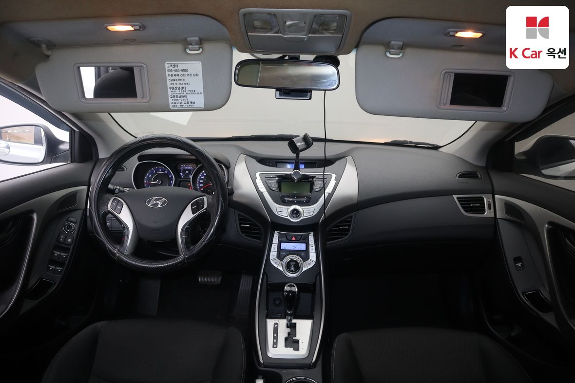 Hyundai Elantra 2012 - Image 3