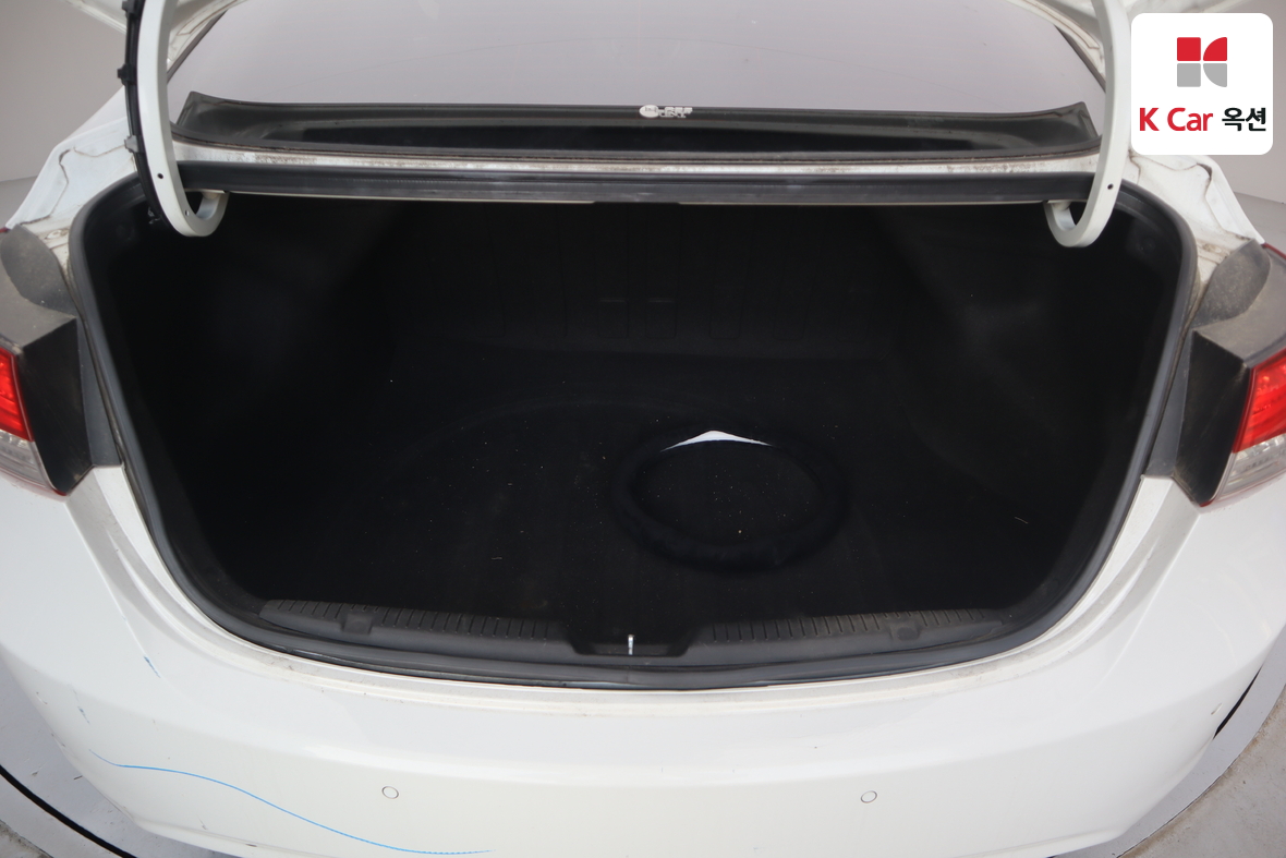 Hyundai Elantra 2012 - Image 23