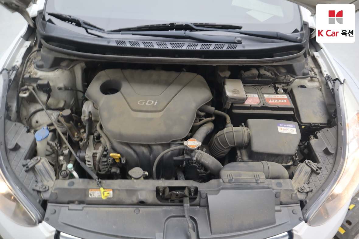 Hyundai Elantra 2012 - Image 30