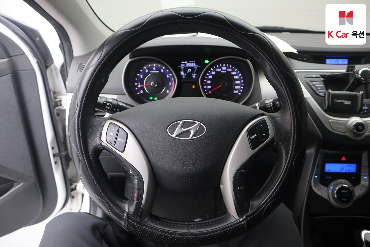 Hyundai Elantra 2012 - Image 10