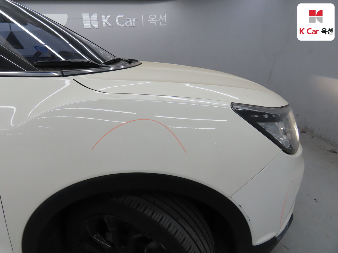 KG Mobility Tivoli 2015 - Image 40