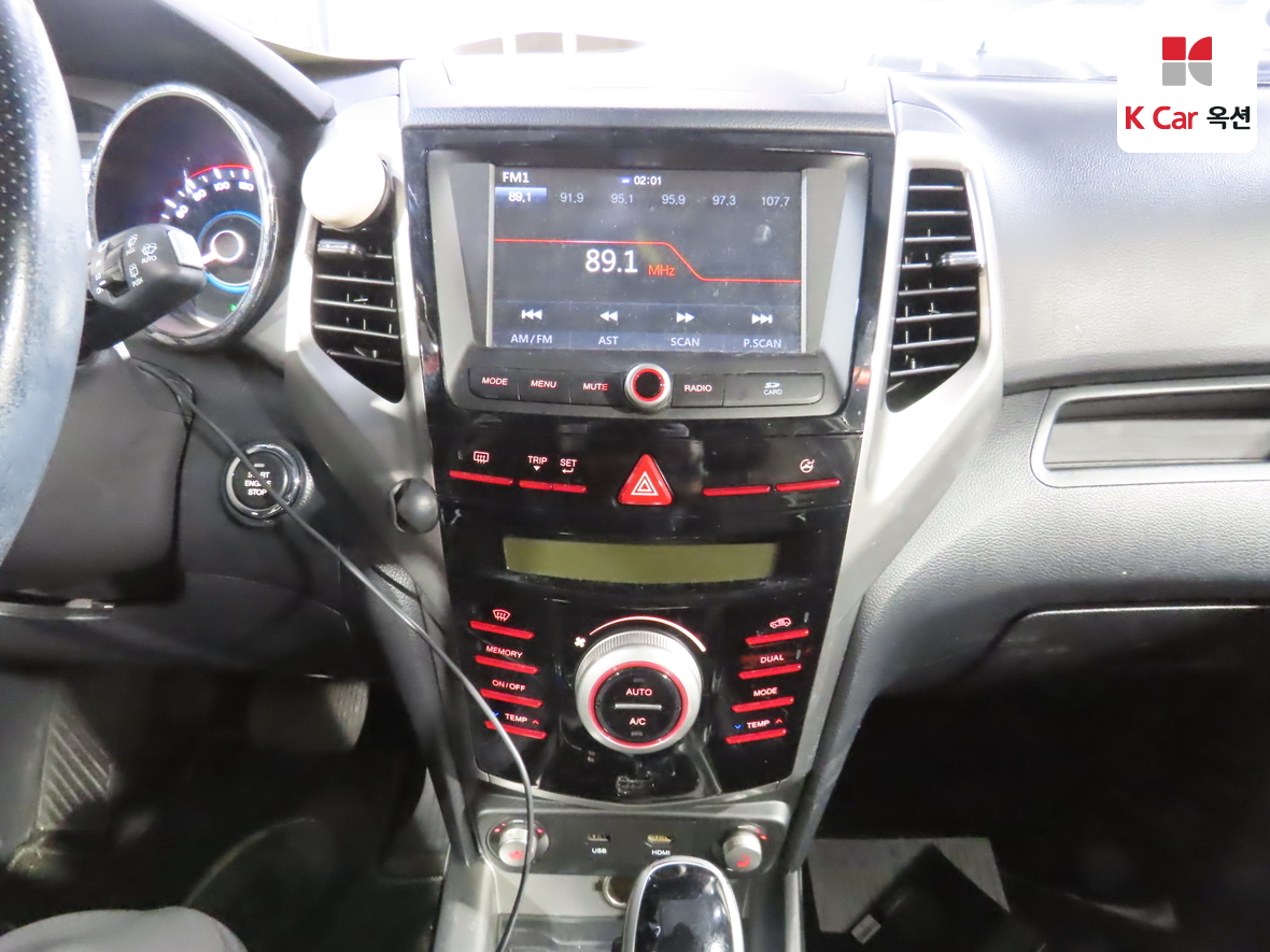 KG Mobility Tivoli 2015 - Image 6