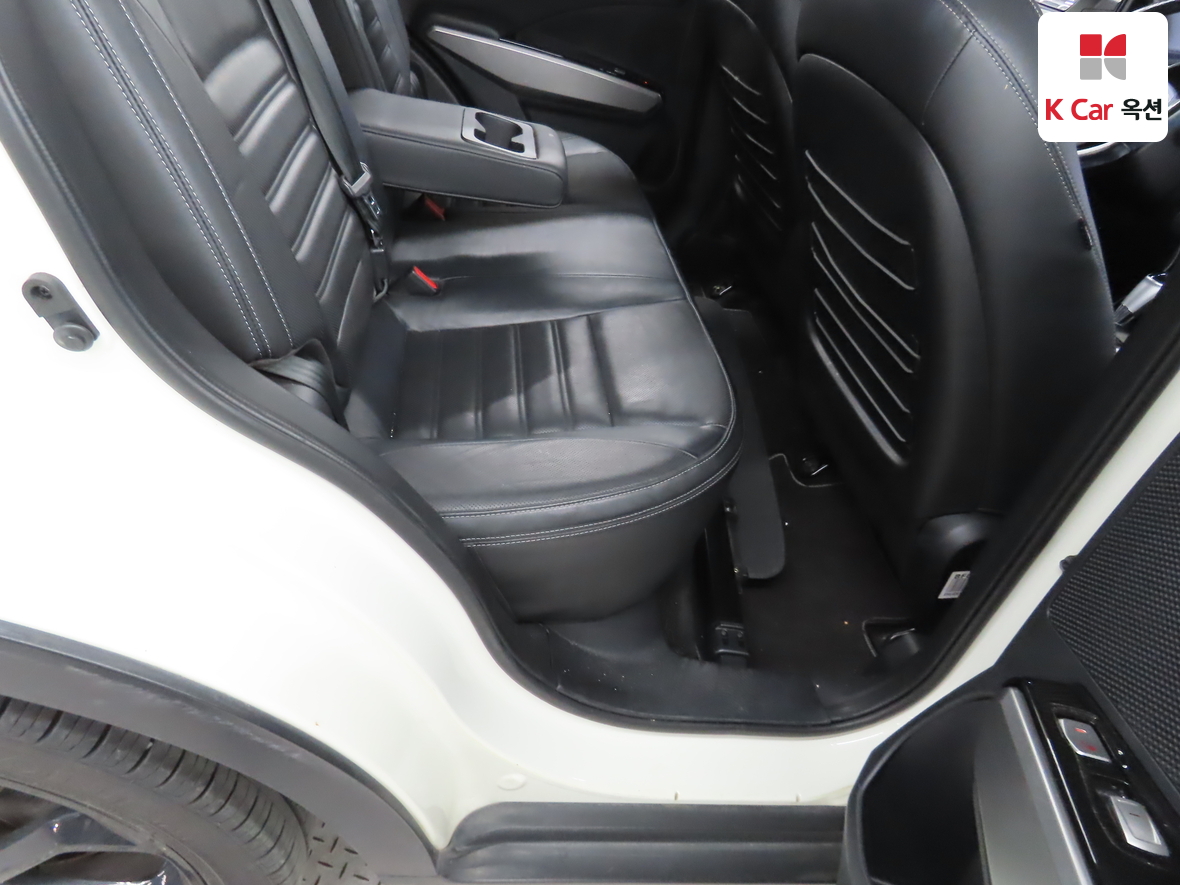 KG Mobility Tivoli 2015 - Image 27