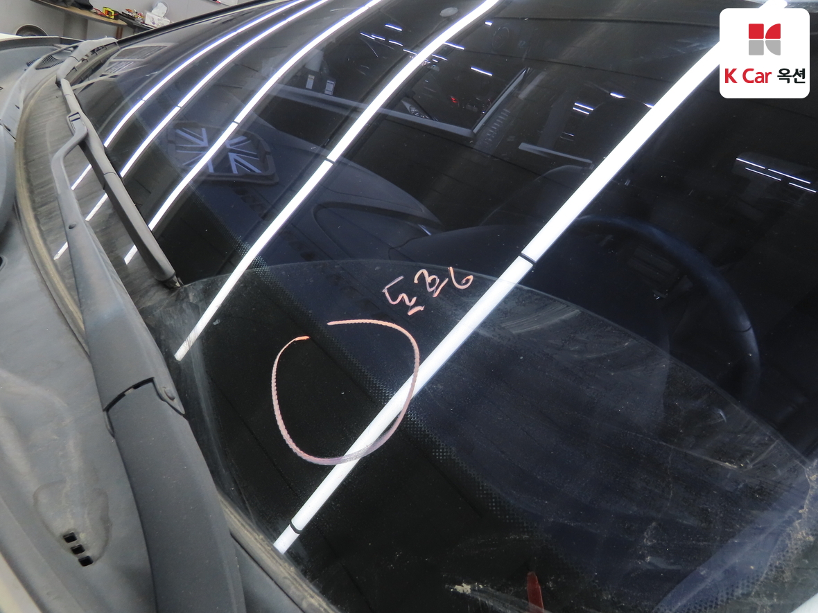 KG Mobility Tivoli 2015 - Image 33