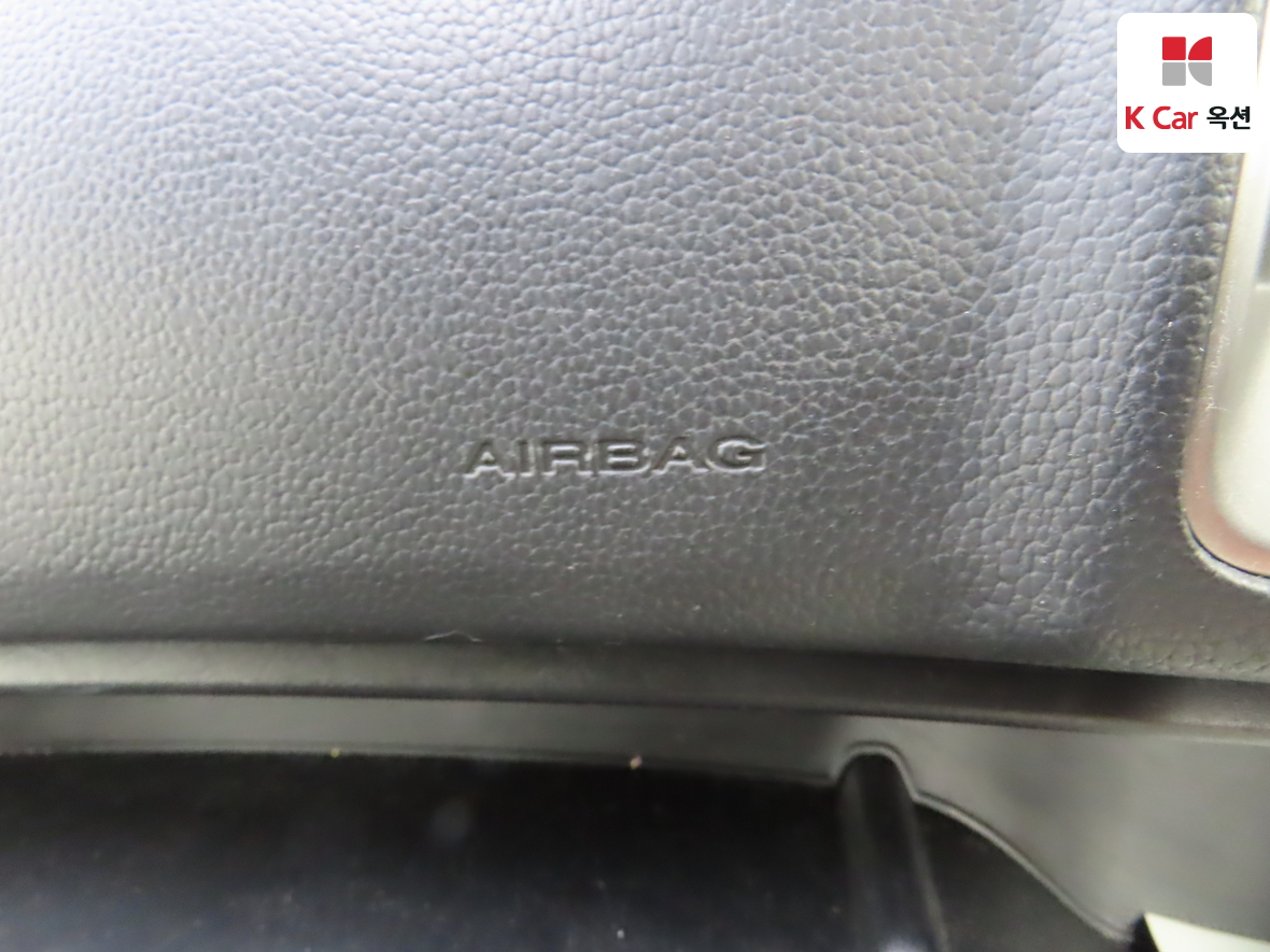 KG Mobility Tivoli 2015 - Image 30