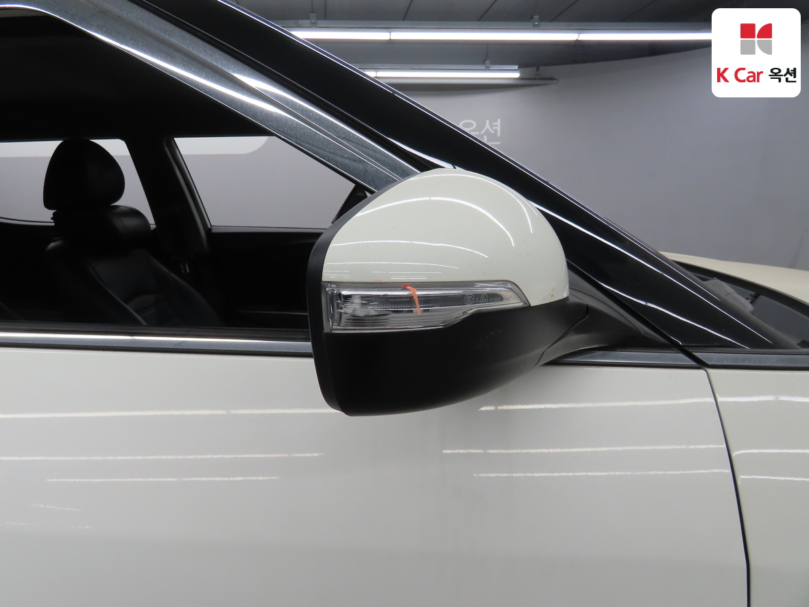 KG Mobility Tivoli 2015 - Image 39