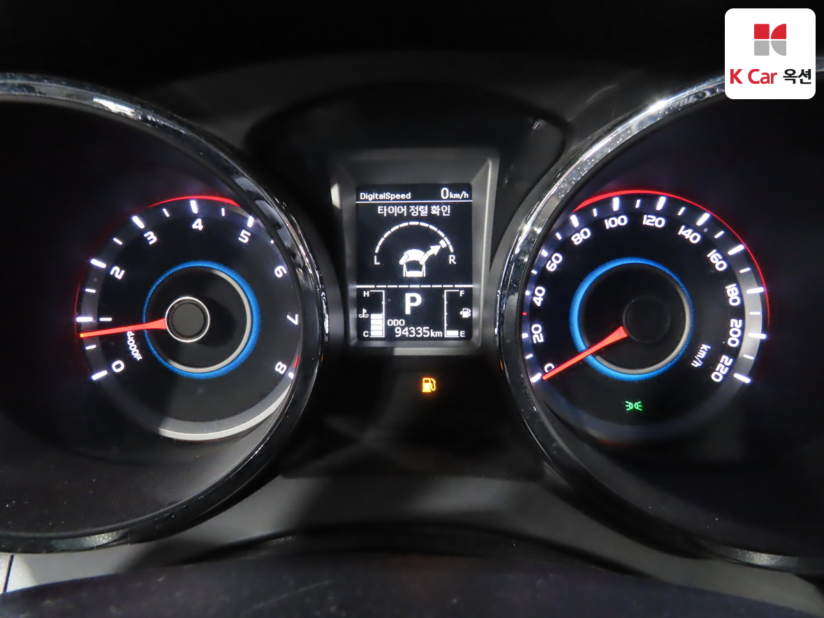 KG Mobility Tivoli 2015 - Image 5