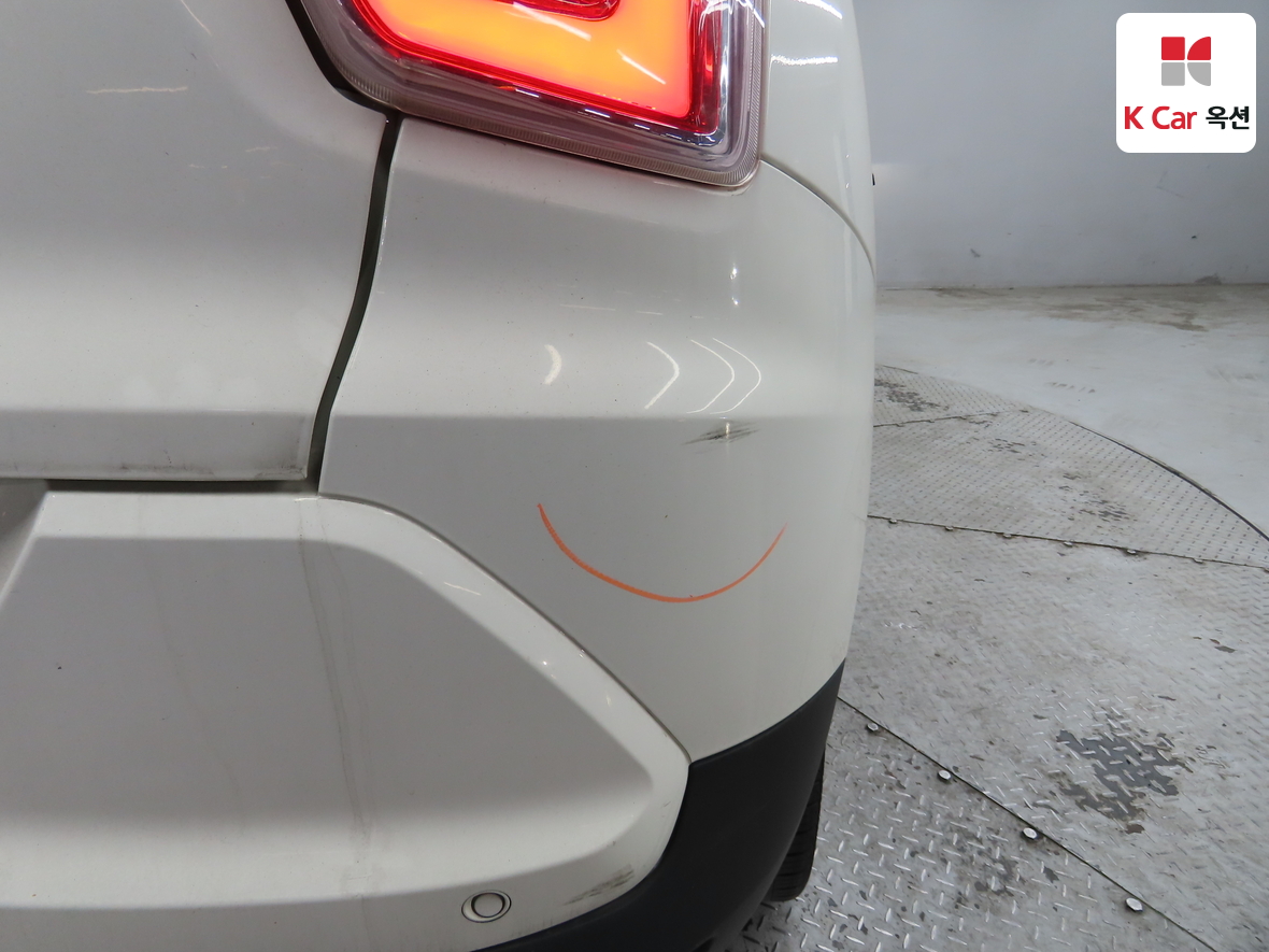 KG Mobility Tivoli 2015 - Image 37