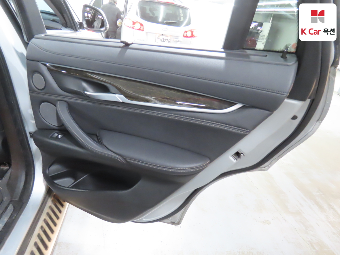 BMW X6 2017 - Image 29