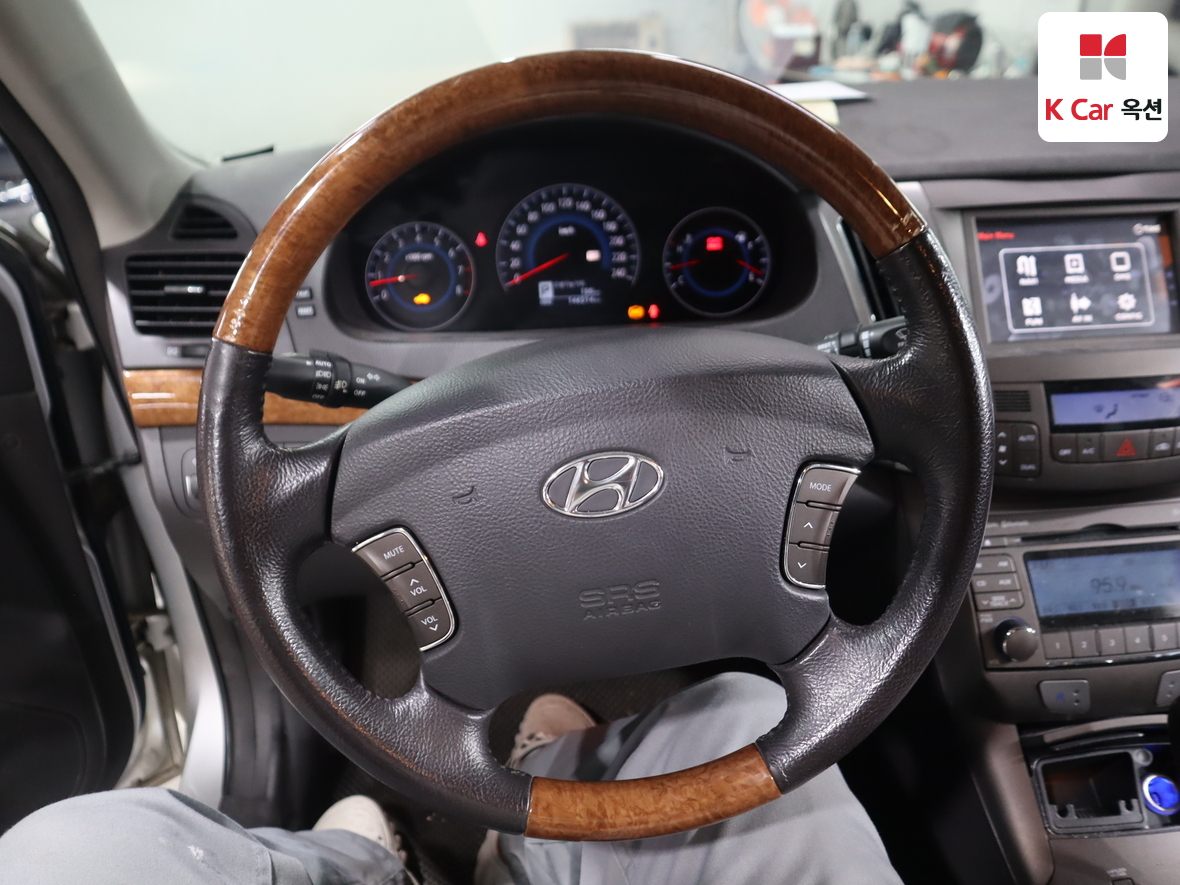 Hyundai Sonata 2009 - Image 10