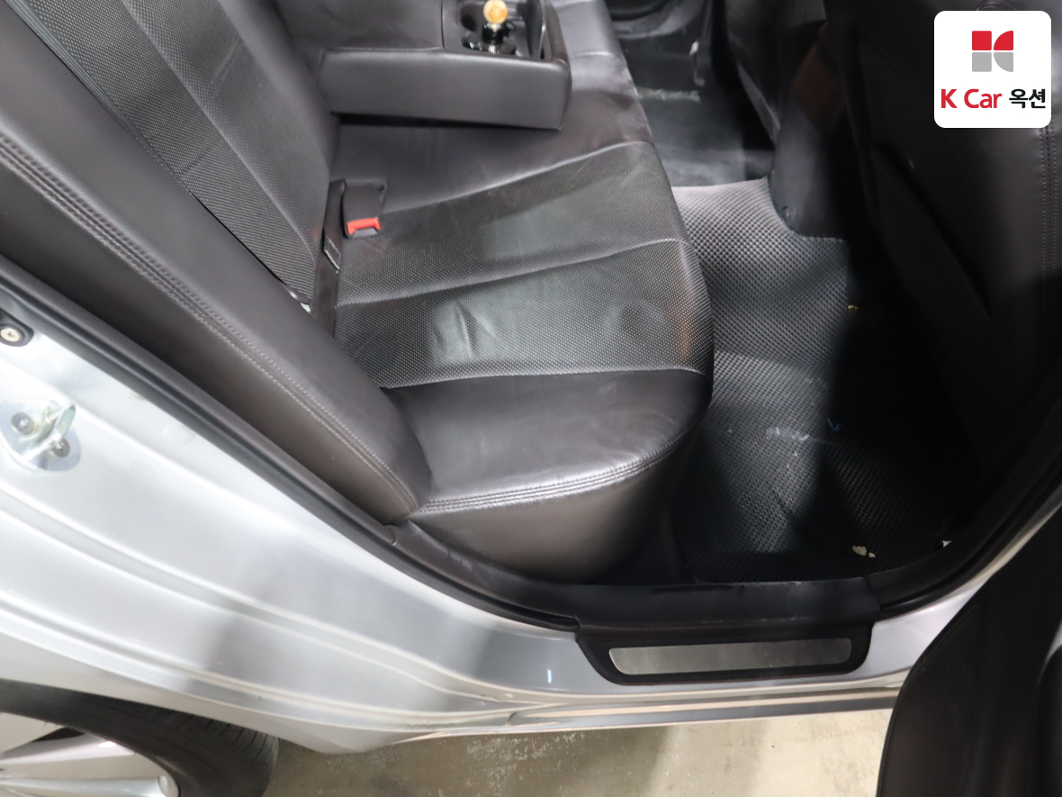 Hyundai Sonata 2009 - Image 28