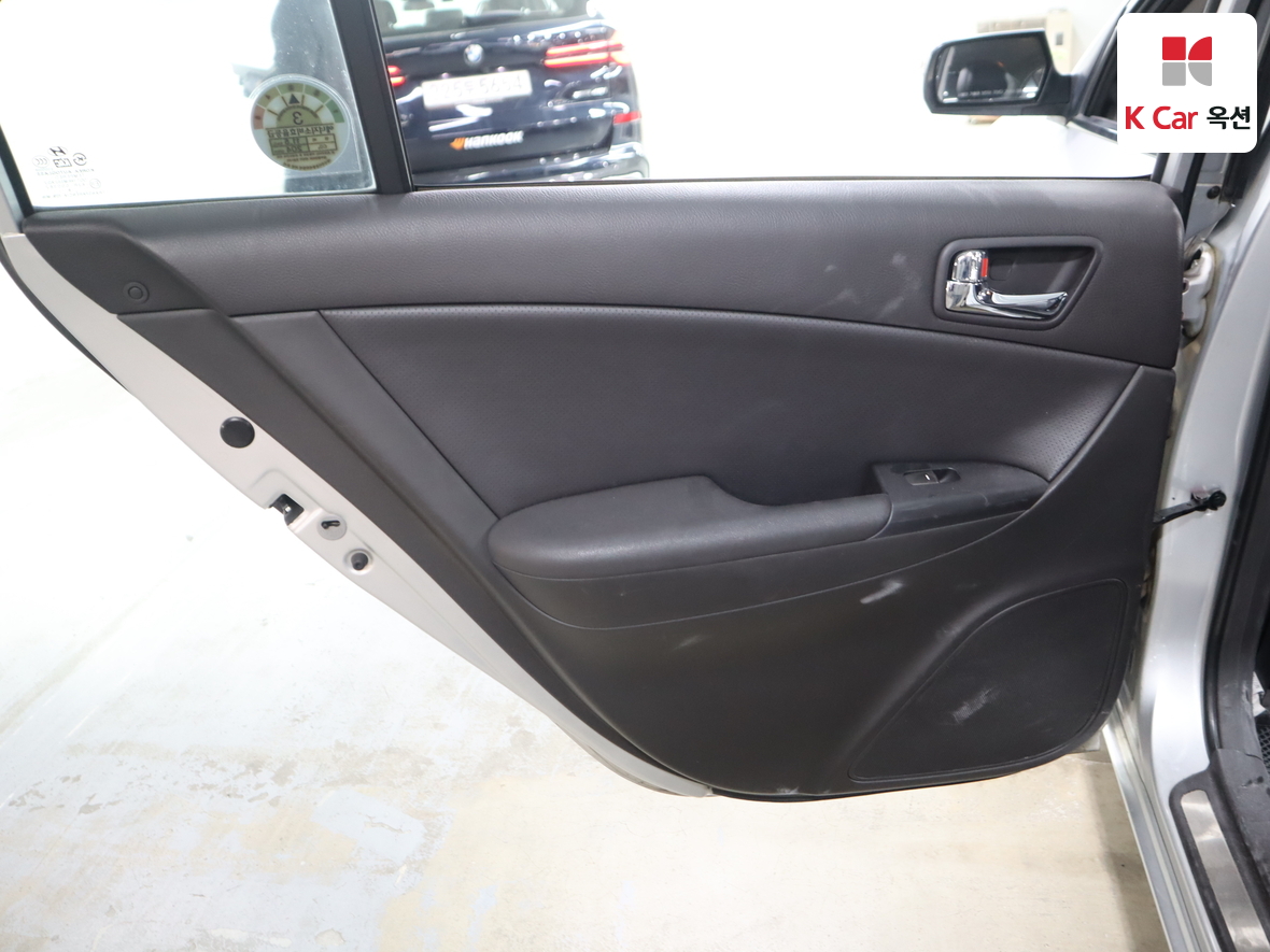 Hyundai Sonata 2009 - Image 23