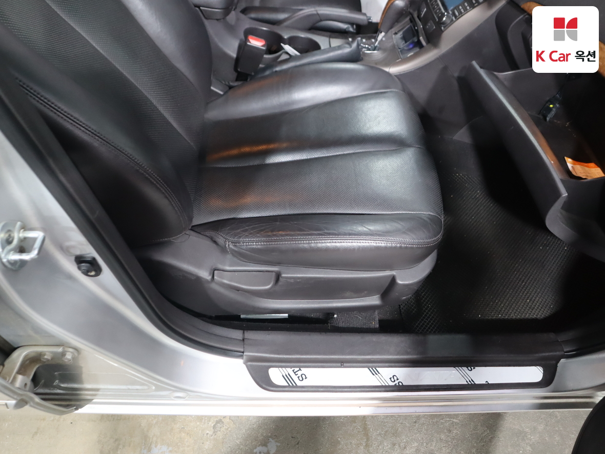 Hyundai Sonata 2009 - Image 30